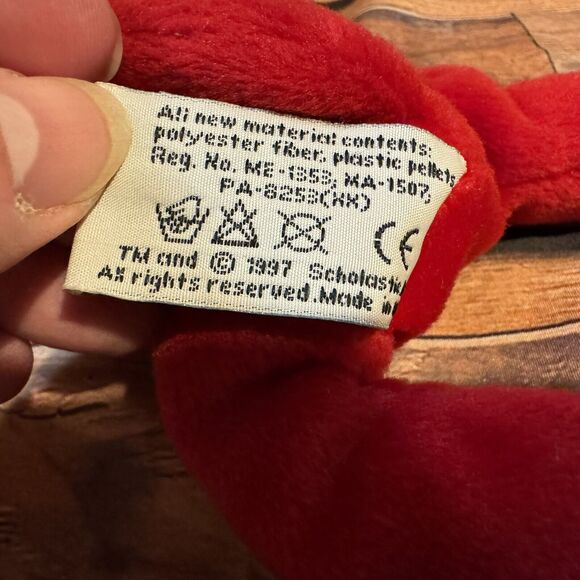 Vintage Clifford The Big Red Dog Plush Bean Bag Toy Scholastic Side Kicks 1997 - Picture 9 of 9